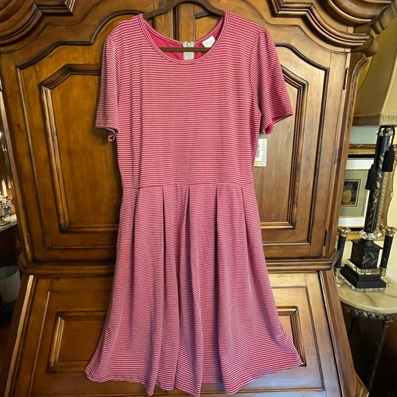 LuLaRoe Dresses & Skirts - New-Lularoe Amelia Dress